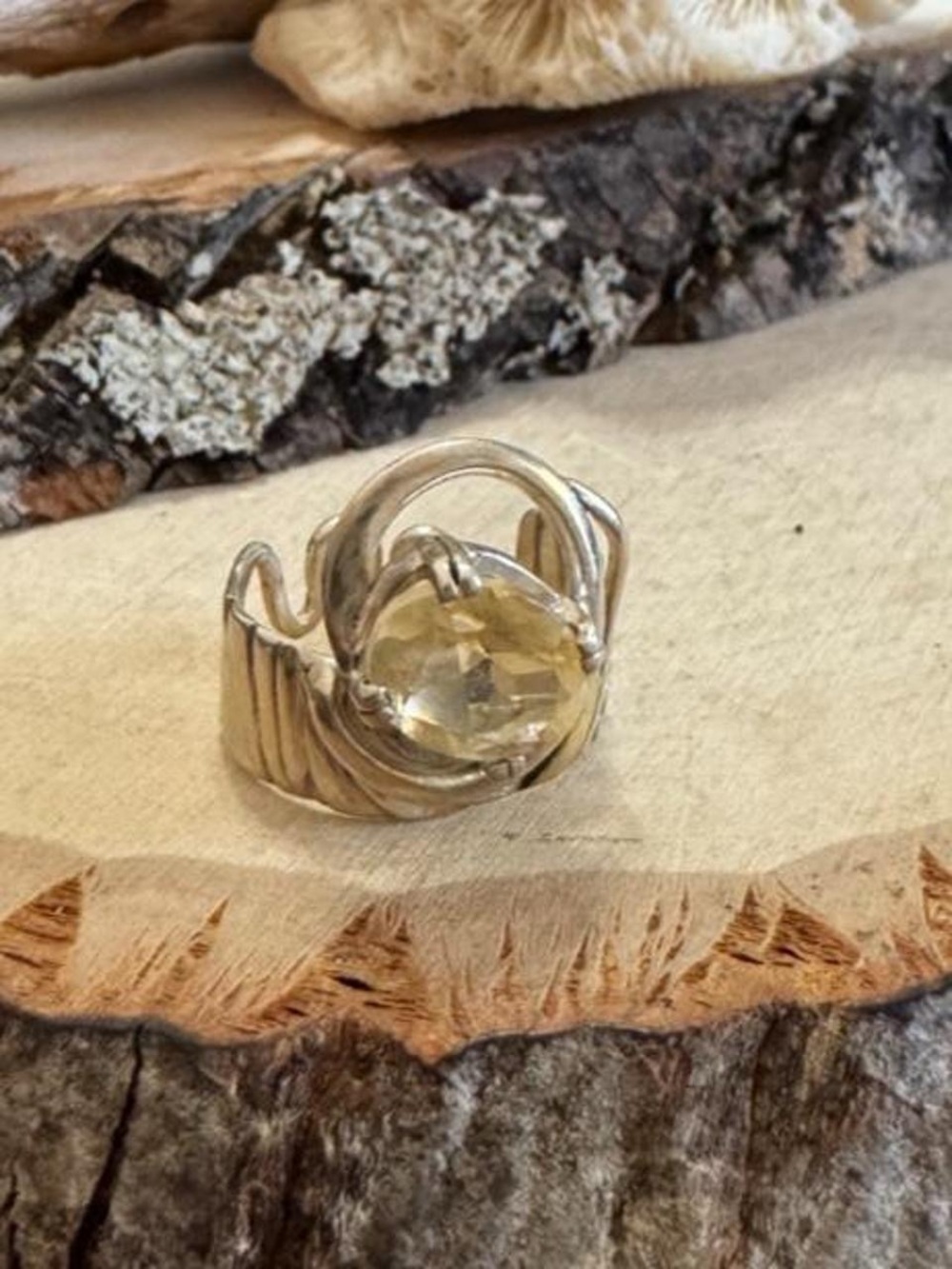 925 Sterling Silver Yellow Citrine Modernist Ring Size 6